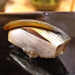 日本橋蛎殻町 すぎた - コハダの握り