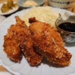 食堂サムシン - 広島産大粒牡蠣フライ