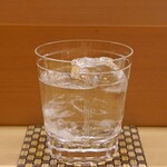 日本橋蛎殻町 すぎた - 芋焼酎　蔵の師魂　かめ壺貯蔵のロック　　２杯目