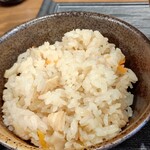 うどんばか 平成製麺所 - 安定のうまさのかやく御飯！