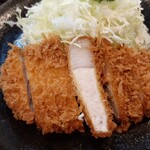 とんかつ 丸山 - 平日ランチ限定ロースとんかつ定食税込1100円。