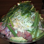 博多一番どり　居食家あらい - 既に用意していただいてた醤油出汁ホルモン鍋の鶏肉バージョン3人前です