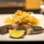 わいん食堂 Chez とし - 2021.12 お通し（300円）炙り〆鯖と青パパイヤサラダ