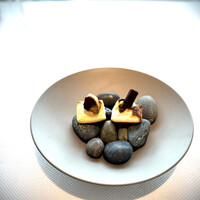 ベージュ アラン・デュカス 東京 - 