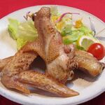 Salt-grilled chicken wings / Fried chicken wings each