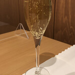 スチュディオ イグレック - スパークリングワイン（450円）