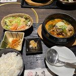 飛騨牛焼肉・韓国料理 丸明 - 赤テールスープランチ