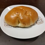 アサカベーカリー - クリームパン。