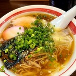 正龍 - ワンタンメン1000円