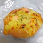 ブーランジェリー 14区 - サーモンとアサリのフォカッチャ270円。。