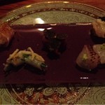 ラ・ボンバンス - カワハギ、牛ロースとあん肝、ふぐ、金目鯛、鯛