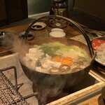 irorikoshitsunikutokaisennsumibiyakiizakayaginnosuke - てっちり鍋