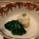 温石 - 蓮根饅頭！美味しいー。鱧のそぼろ入りでシンプルにも奥行きありです。お出汁も、これまたナイスサポート。