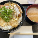 大津サービスエリア 上り線 フードコート - カツ丼　大盛り(無料)✴︎カウンターへ直接の申告が必要