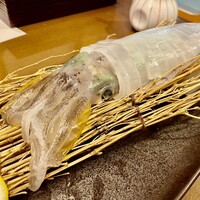 兼平鮮魚店 中洲はなれ - 活イカ踊り食い！