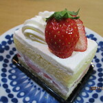 cake & cafe Ecrin - ショートケーキ！