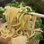 横浜らーめん 龍馬 - 麺リフト