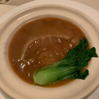 礼華 - プリフィックスCコース　13,200円　フカヒレの土鍋入り姿煮込み上海風醤油ソース