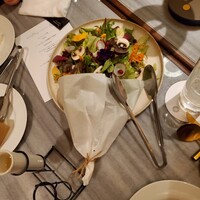 GRIGLIA Pagina - 旬のお野菜のブーケサラダ、チーズをかけていただきました。