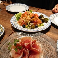 ミゲル フアニ 新宿タカシマヤ タイムズスクエア店 - ツナサラダ、ハモン・セラーノ