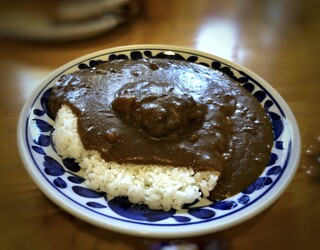 河 - ◆カレー(小盛：700円）＋ハンバーグ(250円）・・小盛でも「ご飯2杯弱」、カレールーはかなり濃厚。