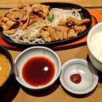 Yayoi Ken - 牛ホルモンと豚バラ焼の定食