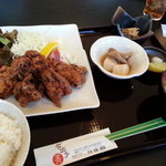 食楽亭 - 唐揚げ定食680円