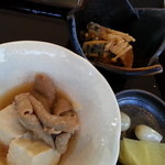 食楽亭 - ホルモン煮込み&サバ味噌