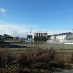 食楽亭 - メインの通りから撮影