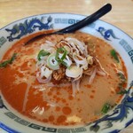 chuukashokudoufuku - 担々麺、ズーマーがしっかり使われていて、もどきではない。担々麺となのってヨシ！