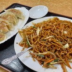 台湾料理 福ちゃん食堂 - 中華麺セット（黒酢焼きメン+焼き餃子）