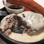 肉が旨いカフェ NICK STOCK - 「プレーンハンバーグ (トッピングは極太ソーセージ・たっぷりチーズ)」
