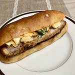 パンやきどころ RIKI - 神戸ポークカツと奥丹波のタマゴサラダのフォカッチャサンド ¥450