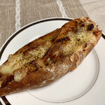 パンやきどころ RIKI - 国産若鶏の自家製タンドリーチキンとローストかぼちゃのフレンチドック