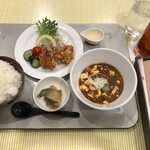 高松 東急REIホテル - '21/12/08 マーボー豆腐と鶏の唐揚げ弁当（税込800円）＋ウーロン茶（税込50円）