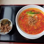 龍潭酒家 - 赤担々麺，魯肉飯