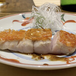 温石 - 金目鯛炭火焼き
      外は熱々ですが身は緩い仕上がり、ご主人の感覚の鋭さには目を見張ります。
      皮のパリパリさは私の人生で最高な仕立て、素晴らしいです！
      山椒醤油が葱と絶妙な風味付け、この美味しさに脱帽です。