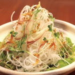 Kuraya - カリカリ桜海老と大根のサラダ：680円