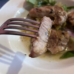 トラットリア プルチネッラ - 丹波クリキン豚も分厚くカットされてます！