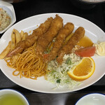 角屋食堂 - デミソースがかかってます。