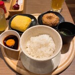 Torikai Souhonke - 名古屋コーチンつくね
                      鶏玉丼 1500円