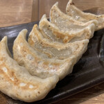 Dandadan - 肉汁焼餃子6ケ460円税別、以下外税表記