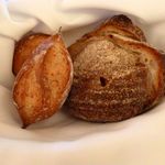 オー・シザーブル - 左のバゲット風のパンはとても、美味しかったです♪