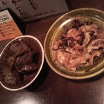 美酒嘉肴 ゆきみさけ - 油揚げの煮物と鳥モツの煮物