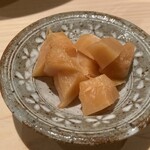 熟成鮨 万 - ガリ