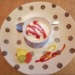 パティスリー ラ リシュテール - ミニデザート(ミルクパンナコッタ)