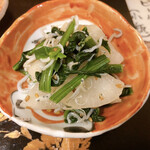 悦凱陣と自然ワイン　トリコ - ほうれん草、じゃこ、大根の和え物