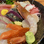 Takimoto - イクラ、サーモン、ボタンエビ、帆立、鰹たたき、タコ、イカ、ボイル帆立、玉子焼き