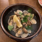 ろばた仁 - アサリの酒蒸し480円