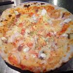 CONA - ランチピザ：アンチョビとクリームチーズは塩気が多いのが良い人に。